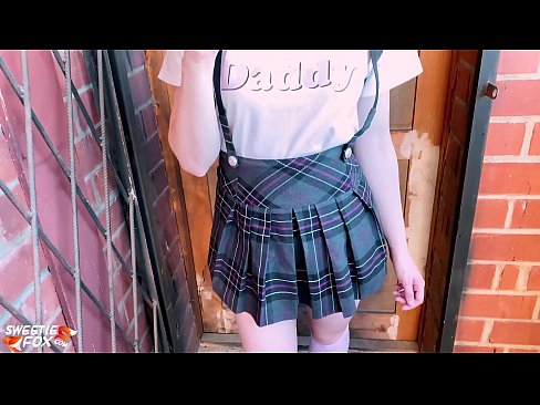 ❤️ Schoolgirl Sucks a dick gu domhainn agus fucks an àite clasaichean. ️ Porn cruaidh leinn ❌❤