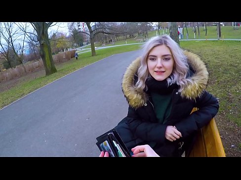 ❤️ Swallows hot cum coigreach airson airgead - blowjob anns a 'phàirc le Eva Elfie ️  Porn cruaidh  leinn  ❌❤